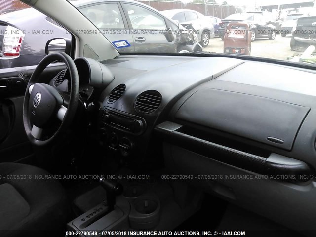 3VWCK21C44M400753 - 2004 VOLKSWAGEN NEW BEETLE GLS 黑色 照片 5