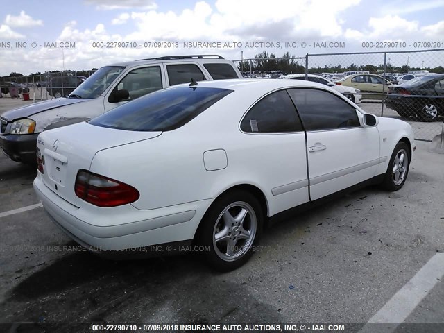 WDBLJ65G3XF084078 - 1999 MERCEDES-BENZ CLK 320 WHITE photo 4