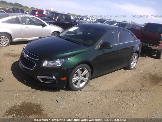 1G1PE5SB3F7139205 - 2015 CHEVROLET CRUZE LT GREEN photo 2