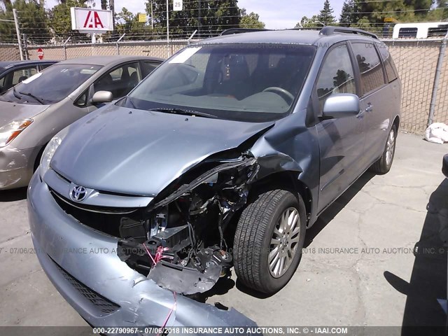 5TDYK4CC1AS331419 - 2010 TOYOTA SIENNA XLE/XLE LIMITED SILVER photo 2