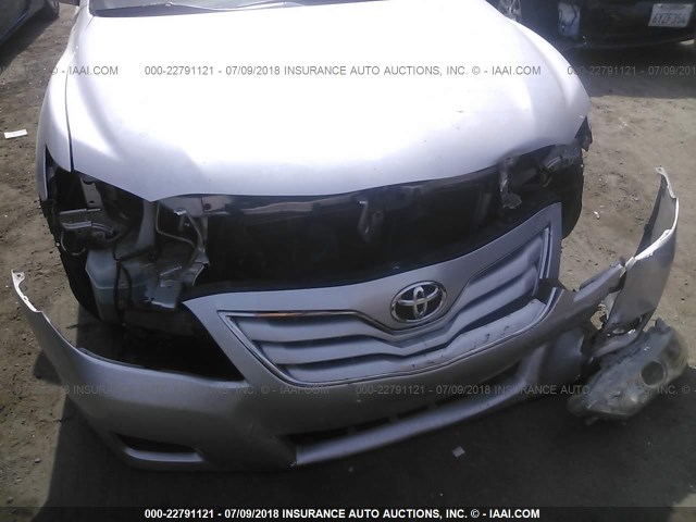 4T1BF3EK5BU209258 - 2011 TOYOTA CAMRY SE/LE/XLE SILVER photo 6
