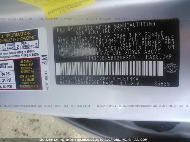 4T1BF3EK5BU209258 - 2011 TOYOTA CAMRY SE/LE/XLE SILVER photo 9