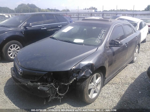 4T1BF1FKXCU595549 - 2012 TOYOTA CAMRY SE/LE/XLE GRAY photo 2