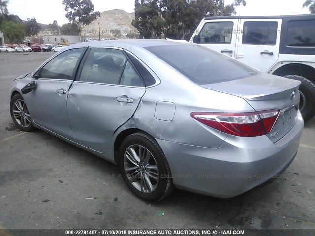 4T1BF1FK0FU954296 - 2015 TOYOTA CAMRY LE/XLE/SE/XSE SILVER photo 3