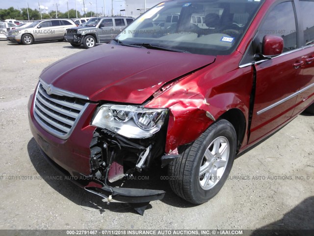 2A4RR5D10AR149801 - 2010 CHRYSLER TOWN & COUNTRY TOURING RED photo 6