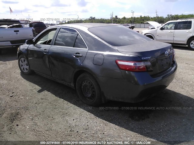 JTNBE46K973025963 - 2007 TOYOTA CAMRY NEW GENERAT CE/LE/XLE/SE SILVER photo 3