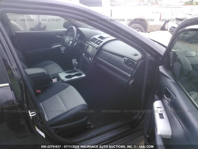 4T1BF1FK0CU535277 - 2012 TOYOTA CAMRY SE/LE/XLE BLACK photo 5