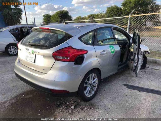 1FADP3K25HL259774 - 2017 FORD FOCUS SE SILVER photo 17