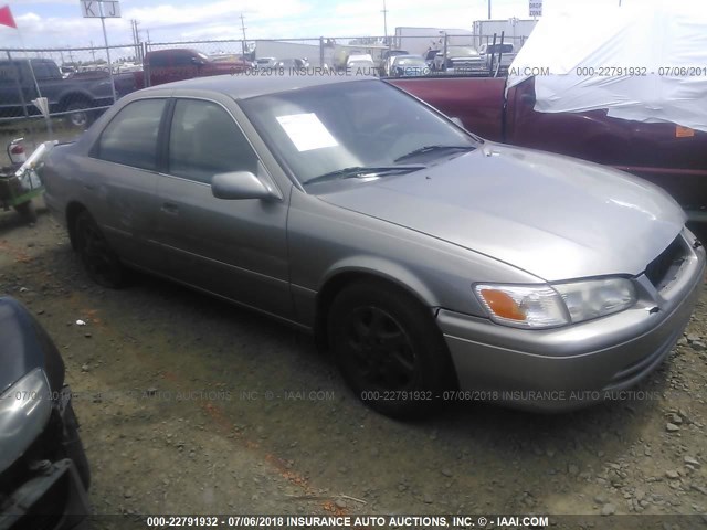 4T1BG22K0YU005472 - 2000 TOYOTA CAMRY CE/LE/XLE GOLD photo 1