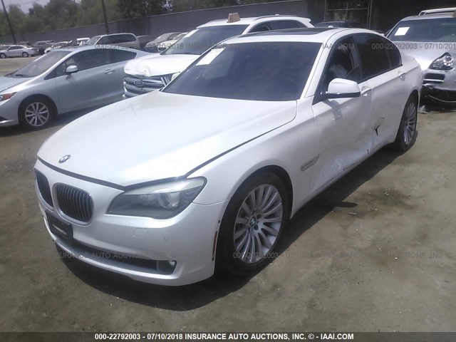 WBAKA8C51ACY35906 - 2010 BMW 750 I WHITE photo 2