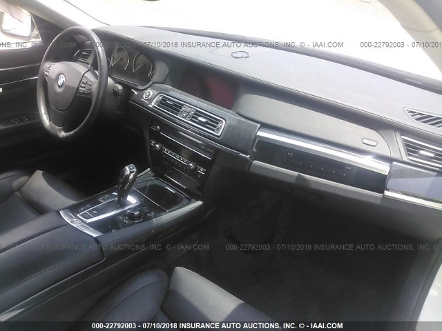 WBAKA8C51ACY35906 - 2010 BMW 750 I WHITE photo 5