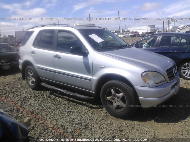 4JGAB54E6XA125067 - 1999 MERCEDES-BENZ ML 320 SILVER photo 1