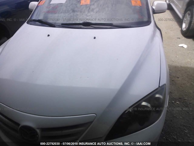 JM1BK144861502392 - 2006 MAZDA 3 HATCHBACK WHITE photo 10