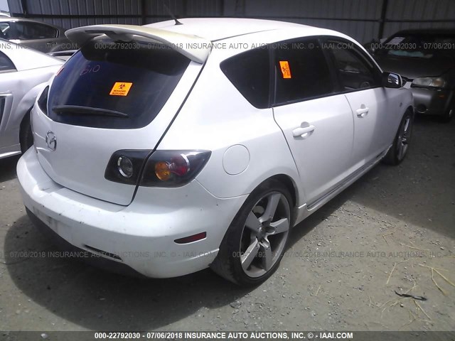 JM1BK144861502392 - 2006 MAZDA 3 HATCHBACK WHITE photo 4