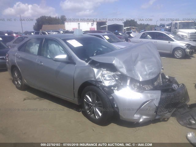 4T1BF1FK9GU611679 - 2016 TOYOTA CAMRY LE/XLE/SE/XSE SILVER photo 1
