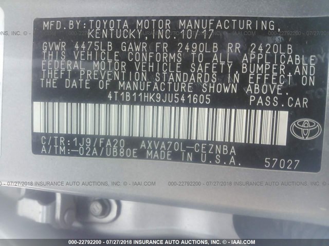 4T1B11HK9JU541605 - 2018 TOYOTA CAMRY L/LE/XLE/SE/XSE SILVER photo 9