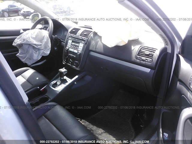 3VWEF71K27M186982 - 2007 VOLKSWAGEN JETTA WOLFSBURG 银色 照片 5