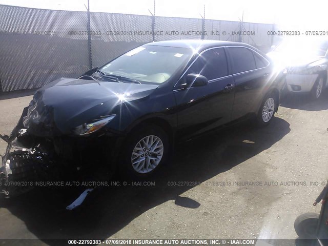 4T1BF1FK6HU785405 - 2017 TOYOTA CAMRY LE/XLE/SE/XSE 黑色 照片 2