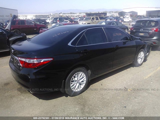 4T1BF1FK6HU785405 - 2017 TOYOTA CAMRY LE/XLE/SE/XSE 黑色 照片 4