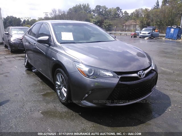 4T1BF1FK8GU133187 - 2016 TOYOTA CAMRY LE/XLE/SE/XSE GRAY photo 1