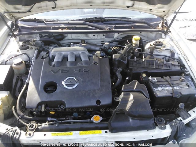 JN1DA31D43T503585 - 2003 NISSAN MAXIMA GLE/GXE/SE WHITE photo 10