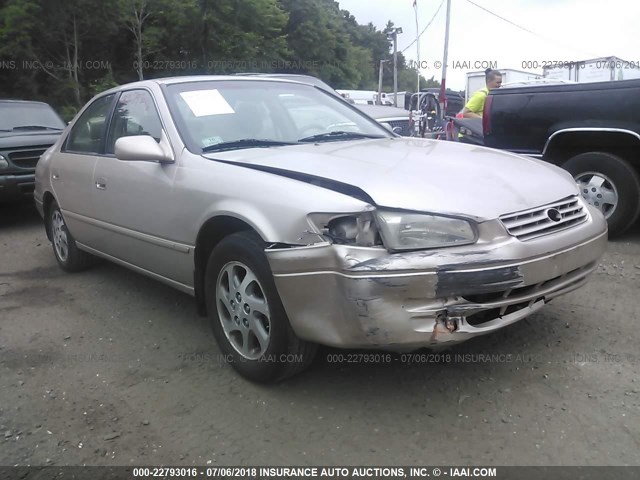 4T1BF22K2XU088033 - 1999 TOYOTA CAMRY LE/XLE 棕色 照片 1