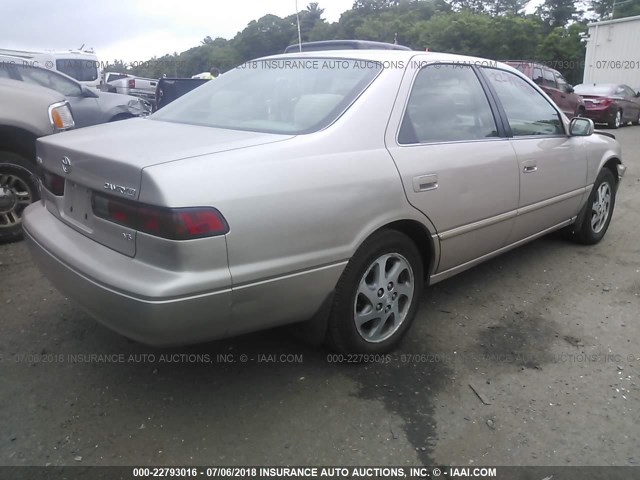 4T1BF22K2XU088033 - 1999 TOYOTA CAMRY LE/XLE 棕色 照片 4