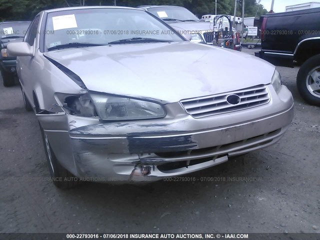 4T1BF22K2XU088033 - 1999 TOYOTA CAMRY LE/XLE 棕色 照片 6