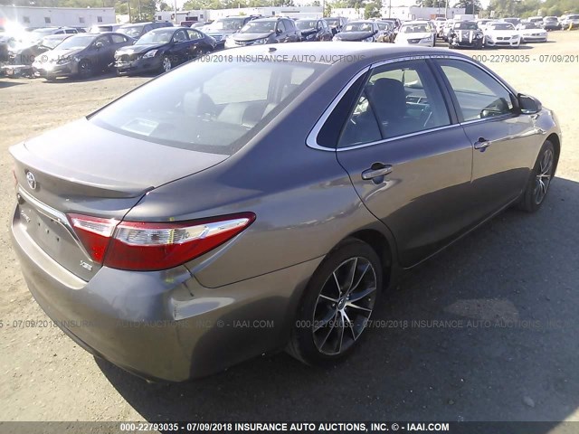 4T1BF1FK8FU492568 - 2015 TOYOTA CAMRY LE/XLE/SE/XSE GRAY photo 4