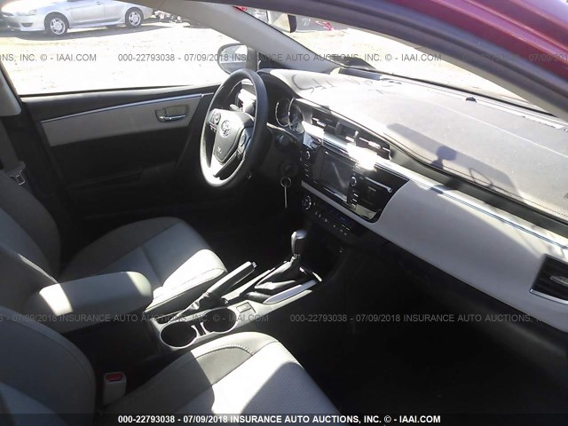 2T1BURHE8FC399319 - 2015 TOYOTA COROLLA L/LE/LE PLS/PRM/S/S PLS წითელი ფოტო 5