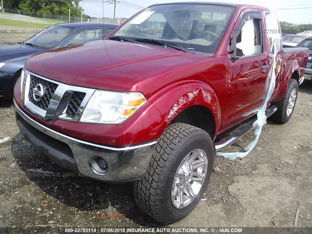 1N6AD0CU2AC413459 - 2010 NISSAN FRONTIER KING CAB SE/LE/NISMO RED photo 2