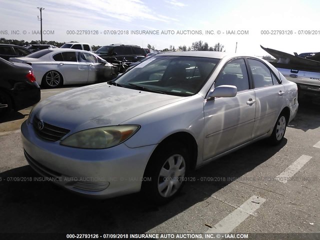 4T1BE32K13U248308 - 2003 TOYOTA CAMRY LE/XLE/SE ვერცხლისფერი ფოტო 2