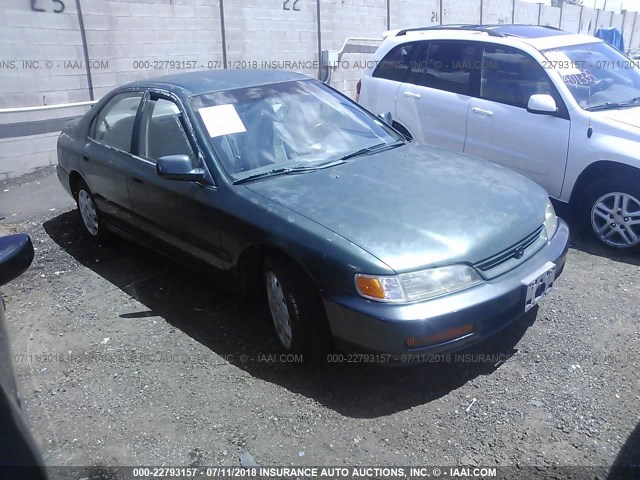 1HGCD5636VA201498 - 1997 HONDA ACCORD LX/EX GREEN photo 1