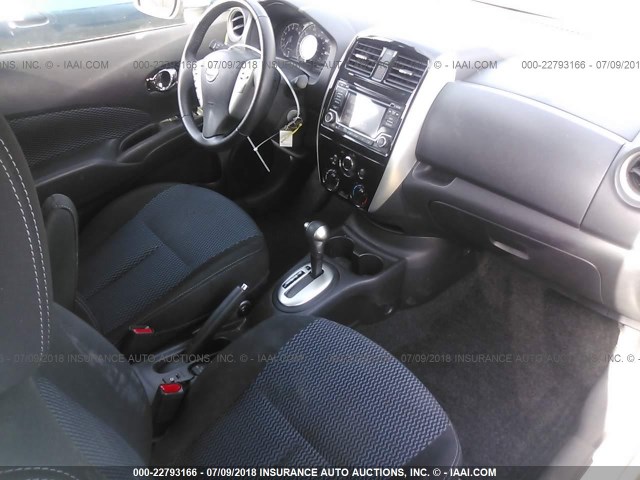 3N1CE2CP9FL414492 - 2015 NISSAN VERSA NOTE S/S PLUS/SV/SL/SR SILVER photo 5