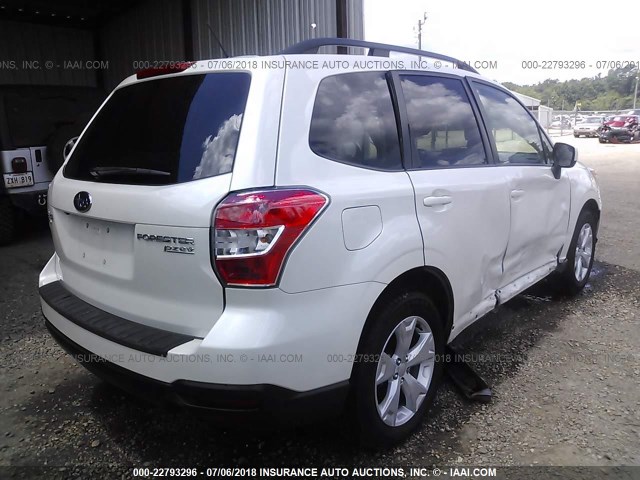 JF2SJADC9FH525392 - 2015 SUBARU FORESTER 2.5I PREMIUM WHITE photo 4