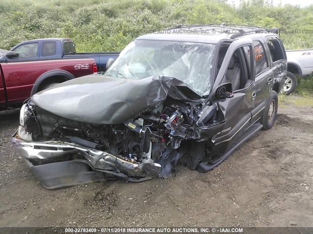 1GNEK13T0YJ125945 - 2000 CHEVROLET TAHOE K1500 GRAY photo 2