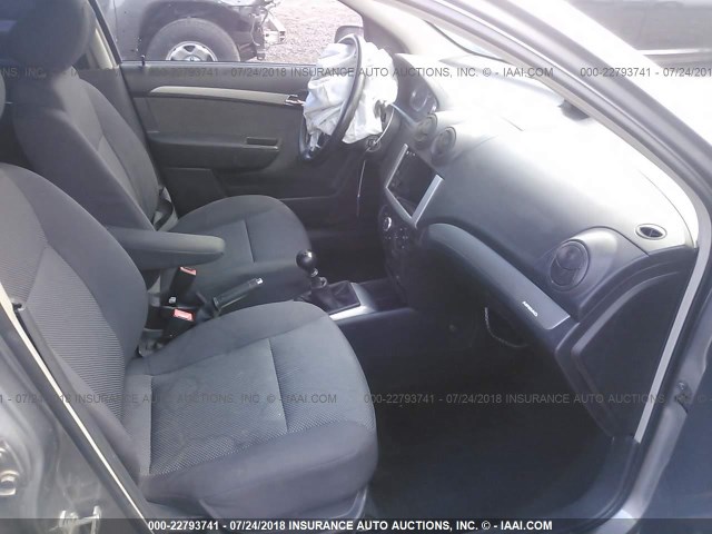 KL1TD56638B255372 - 2008 CHEVROLET AVEO LS GRAY photo 5