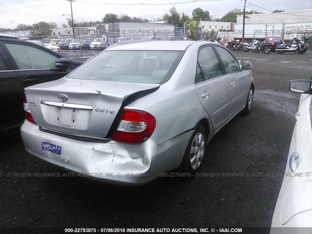 4T1BE32K92U577238 - 2002 TOYOTA CAMRY LE/XLE/SE Gümüş foto 4
