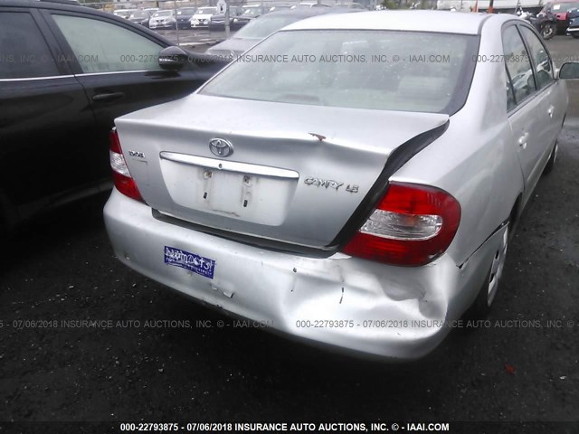 4T1BE32K92U577238 - 2002 TOYOTA CAMRY LE/XLE/SE Gümüş foto 6