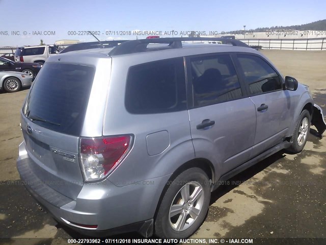 JF2SHABC3DH426532 - 2013 SUBARU FORESTER 2.5X SILVER photo 4