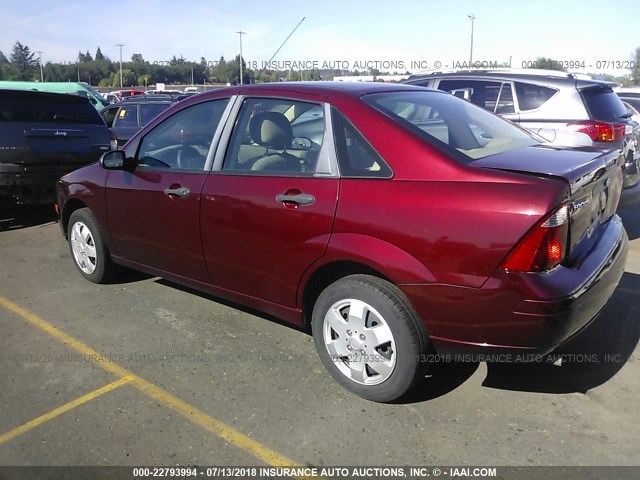 1FAFP34N37W153241 - 2007 FORD FOCUS ZX4/S/SE/SES RED photo 3