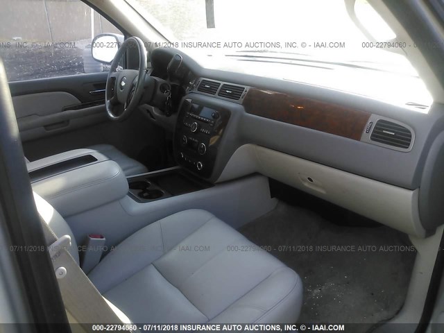 1GNFK26389R249860 - 2009 CHEVROLET SUBURBAN K1500 LT TAN photo 5