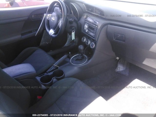 JTKJF5C73B3008077 - 2011 TOYOTA SCION TC 白色 照片 5