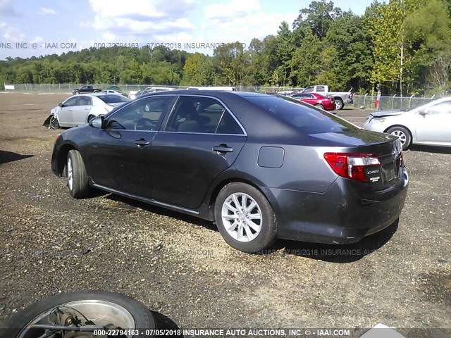 4T4BF1FKXCR176090 - 2012 TOYOTA CAMRY SE/LE/XLE GRAY photo 3