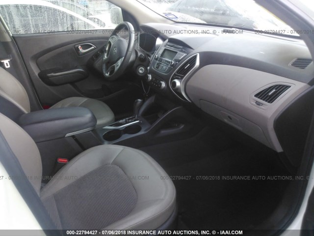 KM8JU3AC5CU464056 - 2012 HYUNDAI TUCSON GLS/LIMITED თეთრი ფოტო 5