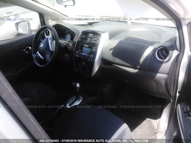 3N1CE2CP5FL379272 - 2015 NISSAN VERSA NOTE S/S PLUS/SV/SL/SR SILVER photo 5