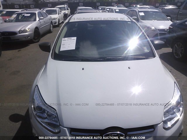 1FADP3E24EL362935 - 2014 FORD FOCUS S WHITE photo 6