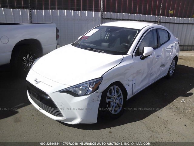 3MYDLBZV4GY104317 - 2016 TOYOTA SCION IA WHITE photo 2