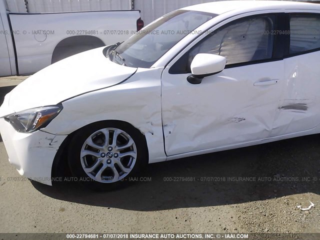 3MYDLBZV4GY104317 - 2016 TOYOTA SCION IA WHITE photo 6