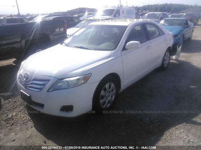 4T1BF3EK4BU628654 - 2011 TOYOTA CAMRY SE/LE/XLE თეთრი ფოტო 2